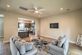 Spacious Townhome Less Than 2 Mi to Downtown Houston!